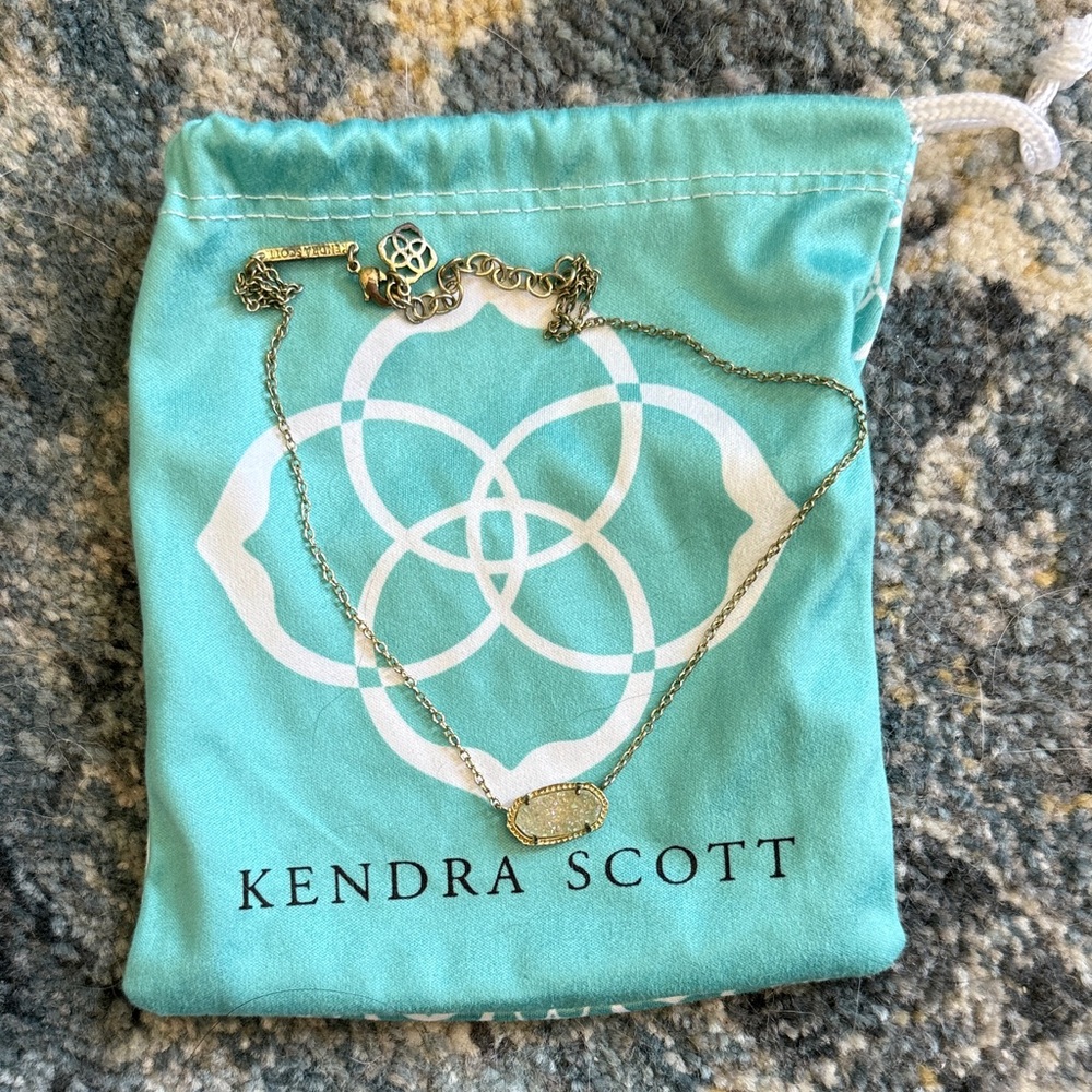 Kendra Scott Gold Oval Pendant Necklace